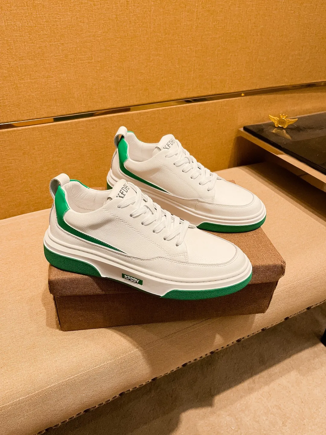Men's shoes 💰 420💰【BV】🔥 High-end men's shoes brand official website 1:1 latest masterpiece: the upper is made of Italian imported first-layer cowhide with a comfortable and breathable lining➕original non-slip and wear-resistant outsole🔥, making walking more convenient and comfortable! An exclusive new model, a stunning work, a beautiful 1:1 replica [color] compared to the official quality! Create a fashionable personality to set off your uniqueness! A must-have for trendy men! Classic🔥Size: 38-44 Color: 🔥Multiple colors available🔥.
